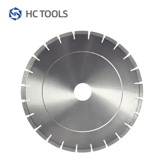 China Factory Hot-Pressed 5inch Striated Diamond Cutting Disc for Concrete Cutting Saw Blades